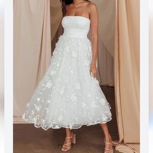 NWT Selfie Leslie The Fayette Strapless Mesh Embellished Midi Dress White